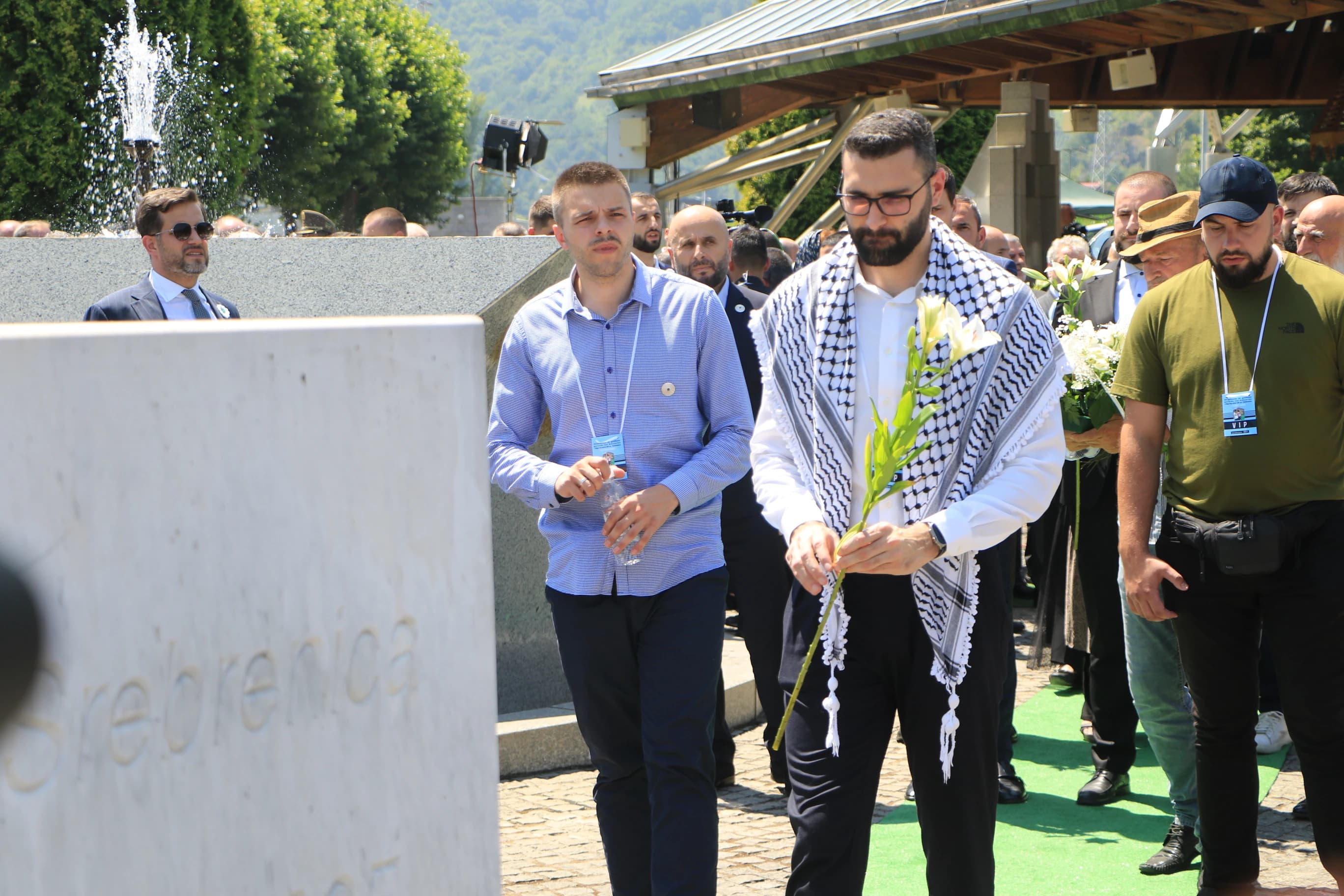Polaganje cvijeća i odavanje počasti žrtvama