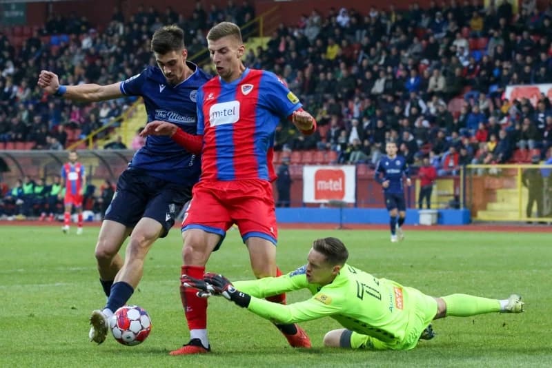 Dubačkić u duelu Borca i Željezničara
