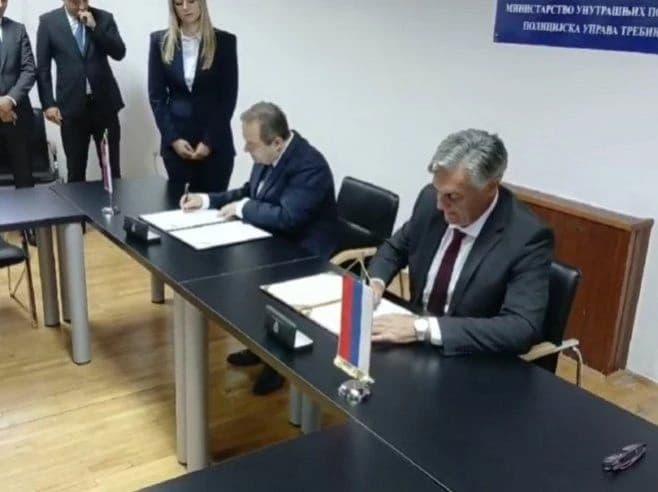 Ivica Dačić i Siniša Karan potpisali