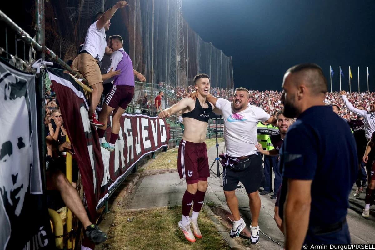 Duraković sa navijačima slavi prolaz u drugo pretkolo