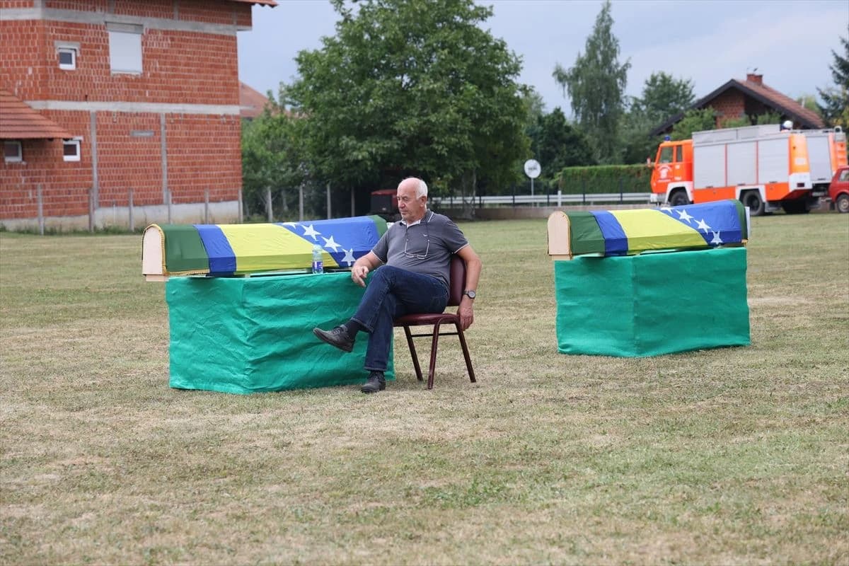 Porodice ispratile posmrtne ostatke