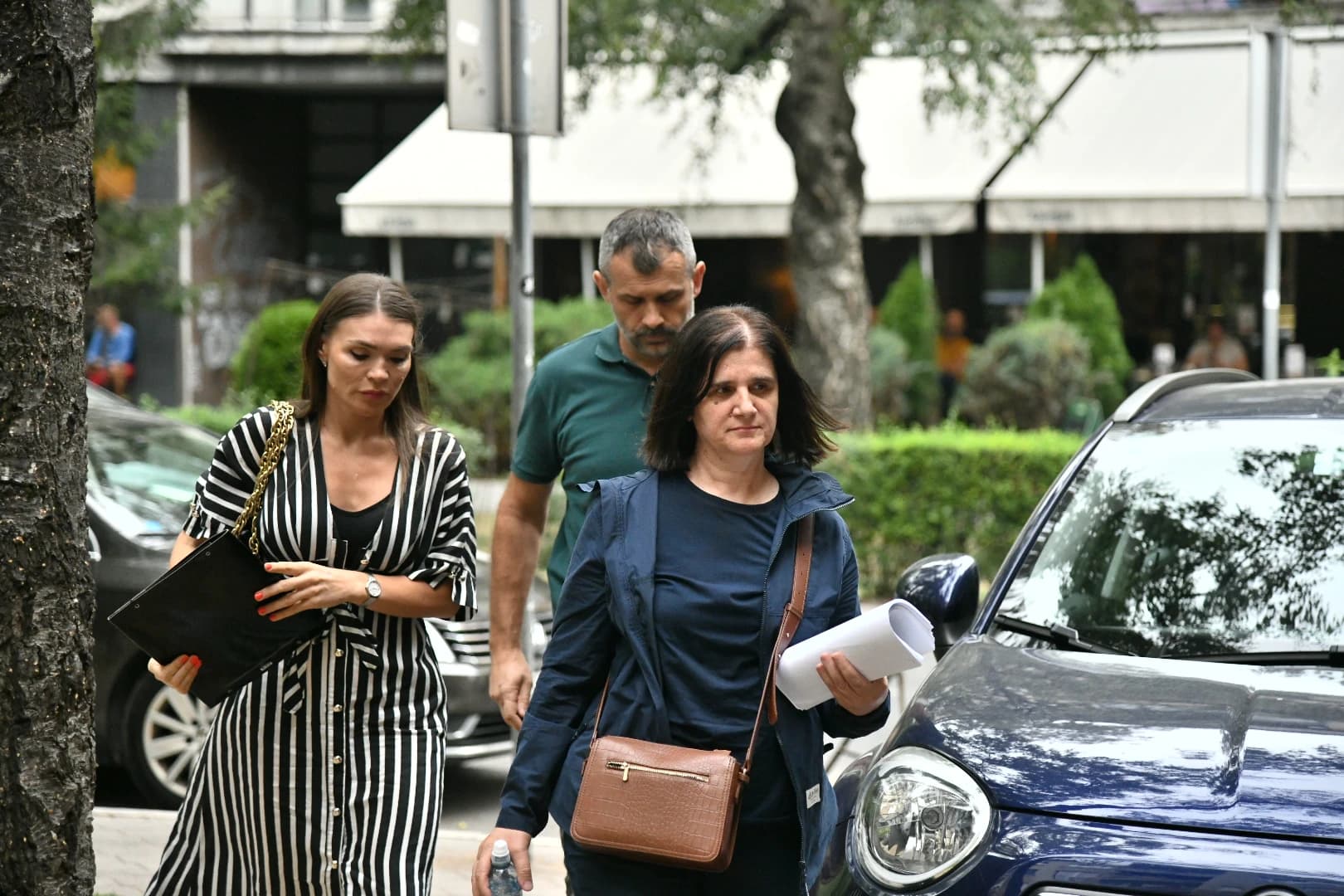 Osumnjičena Nađa Milišić (desno) u pratnji inspektora SIPA-e