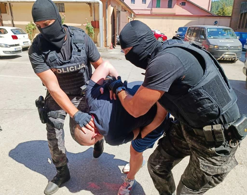 Uhapšeno pet osoba