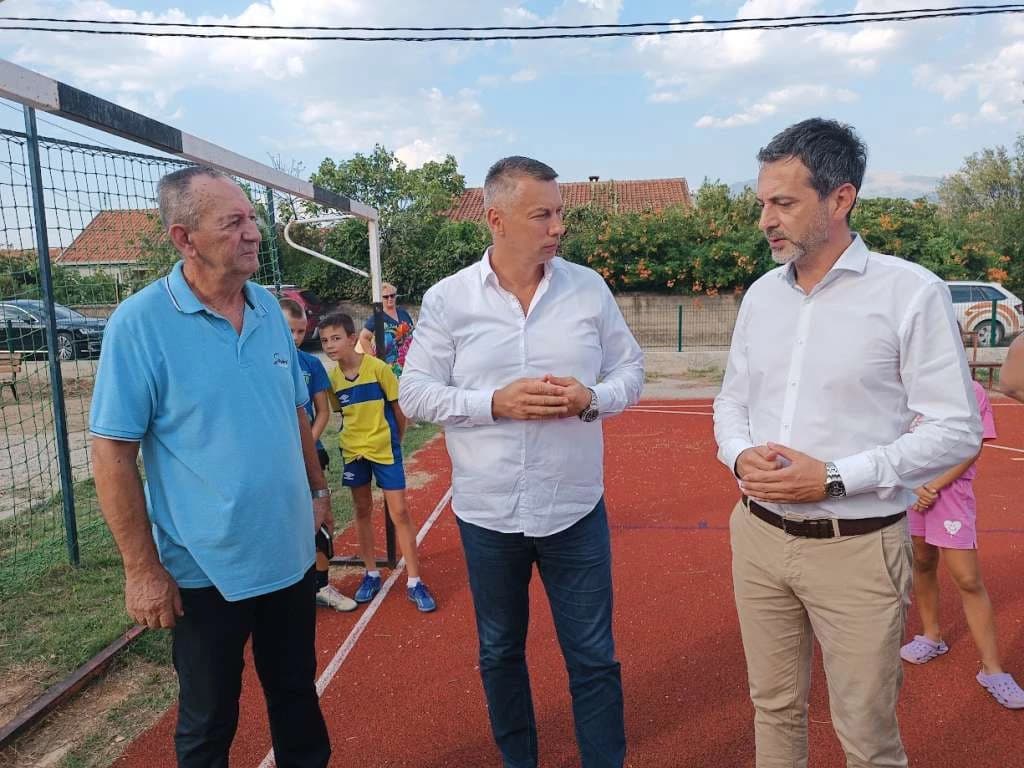 Nenad Nešić s predstavnicima Srba u Mostaru