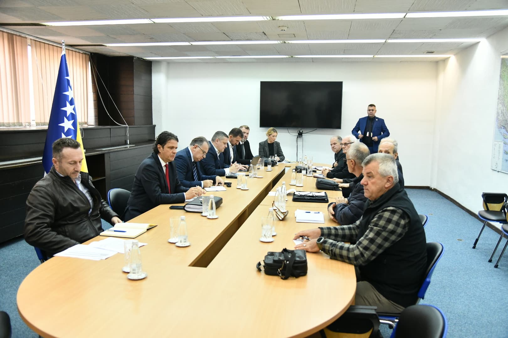 Sastanak penzionera, Vlada FBIH,