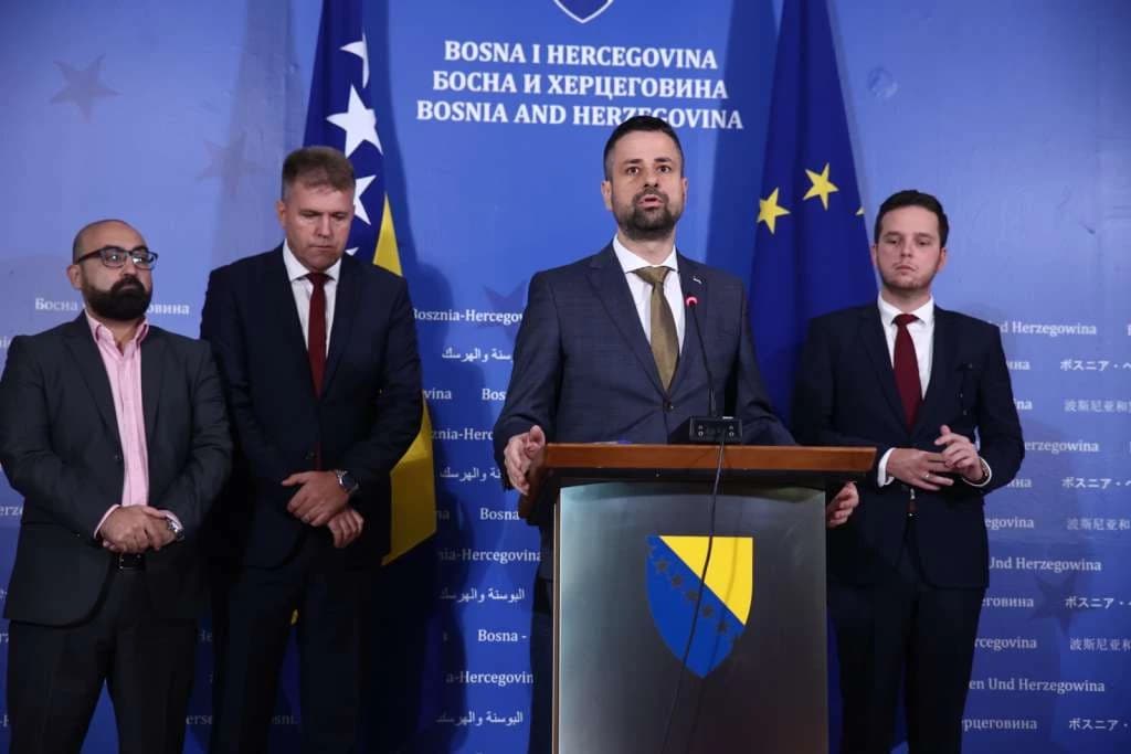 S press konferencije
