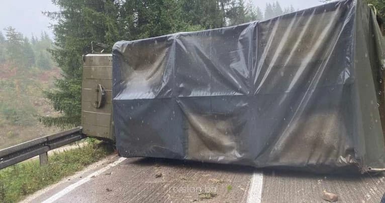 Sa mjesta događaja