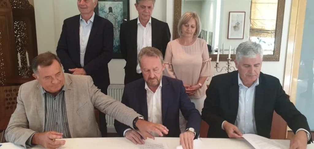 Lideri SNSD-a, SDA i HDZ-a potpisuju principe za formiranje vlasti