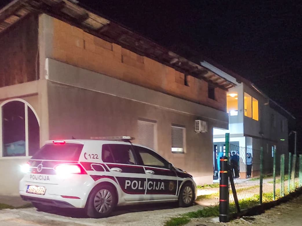 Policija sinoć ispred kuće uhapšenog Muzura