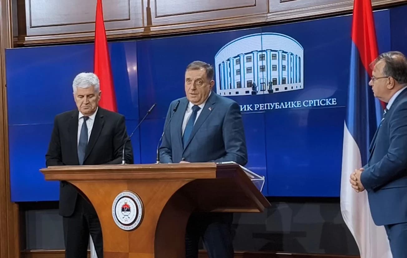 Dragan Čović, Milorad Dodik i Nermin Nikšić nakon sastanka u Banjoj Luci