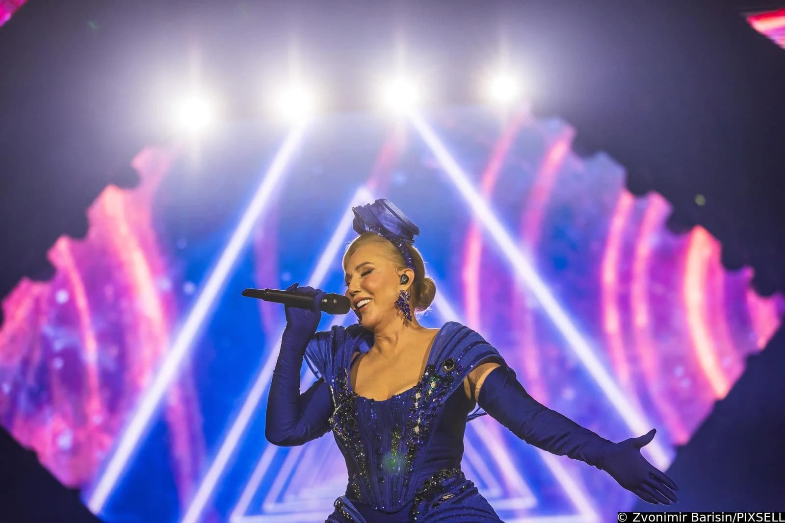 Lepa Brena