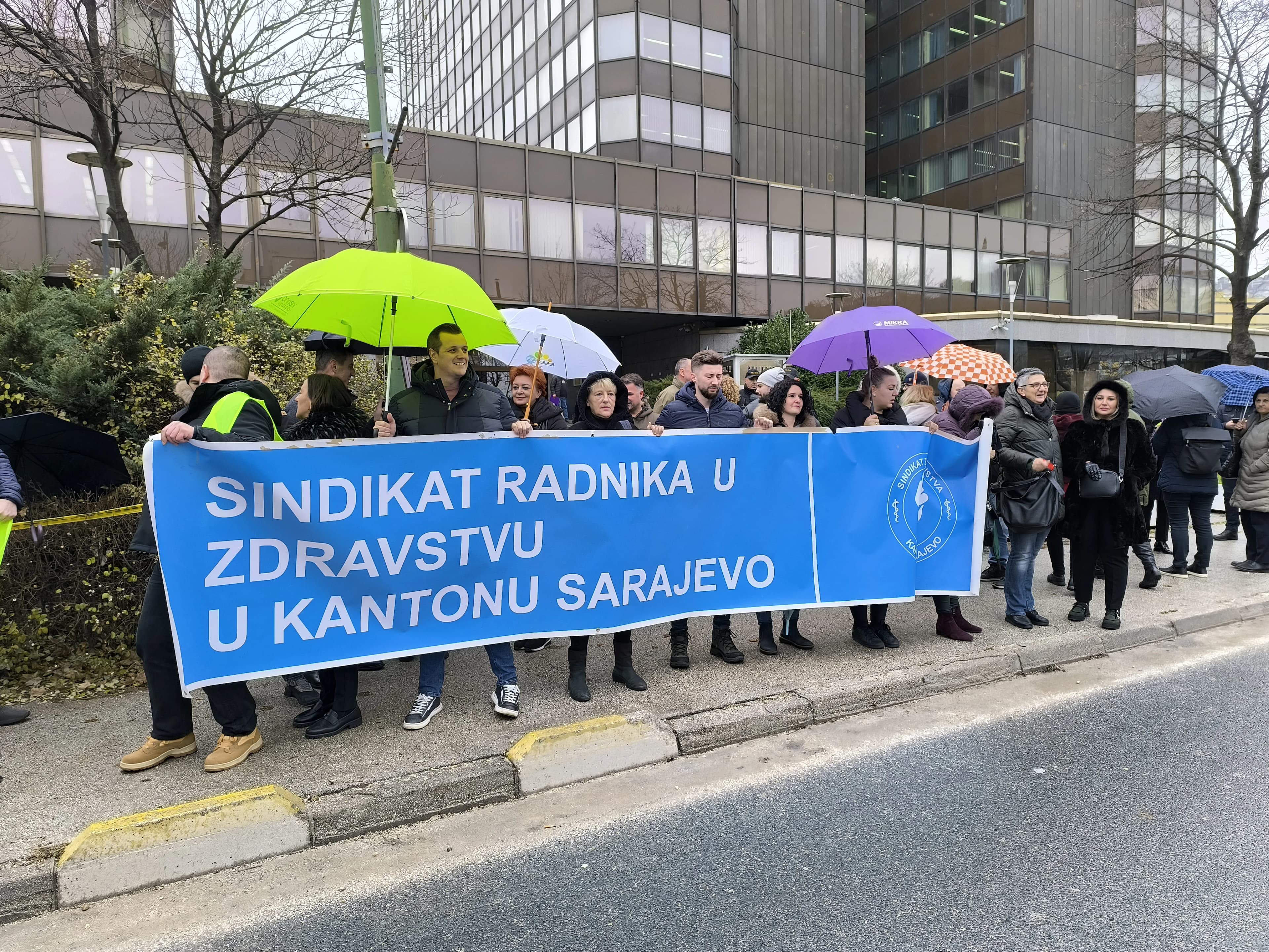 Sa prošlosedmičnih protesta Sindikata radnika u zdravstvu KS ispred zgrade Vlade FBiH