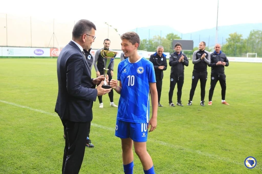 Matej Deket igrao za pionire, sada nastupa za kadete BiH