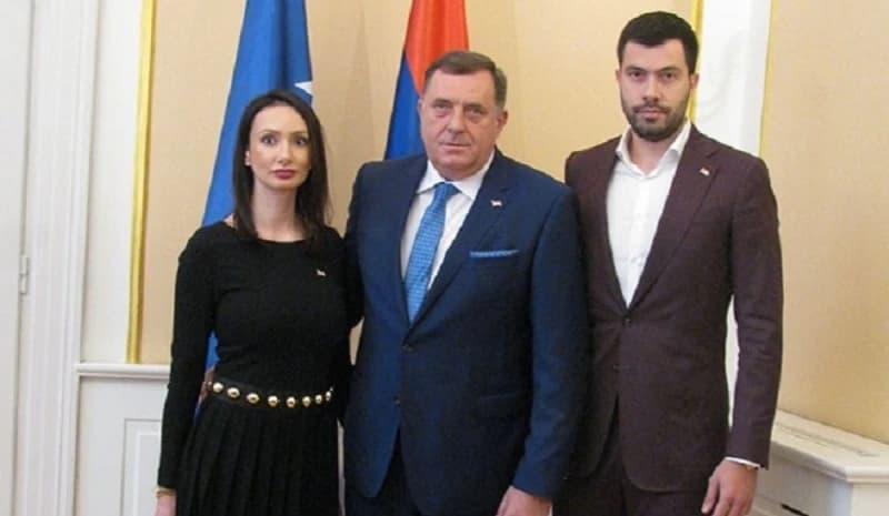 Milorad Dodik sa kćerkom Goricom i sinom Igorom