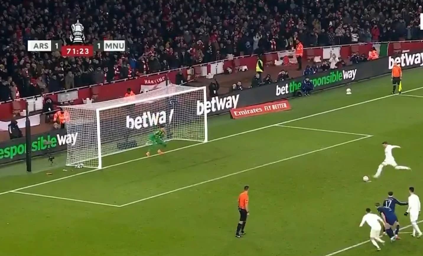 Bayindir je u 72. minuti odbranio penal Odegaardu