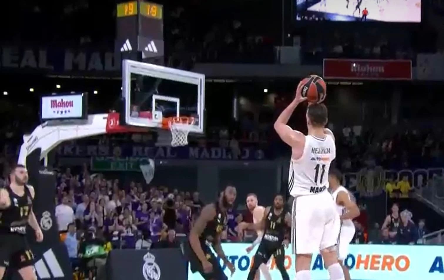 Hezonja digao Madrid na noge