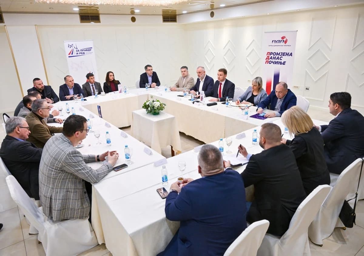 Sa sastanka PDP-a, SDS-a i Za pravdu i red
