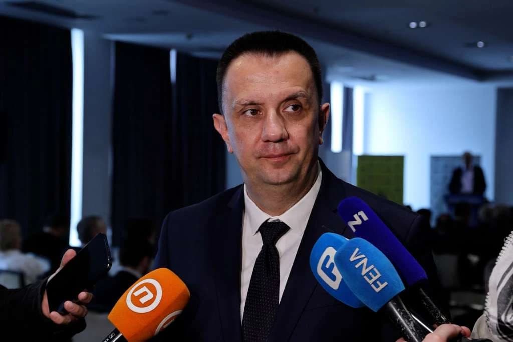 Vedran Lakić