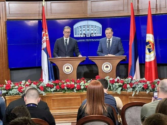 Aleksandar Vučić i Milorad Dodik na press konferenciji
