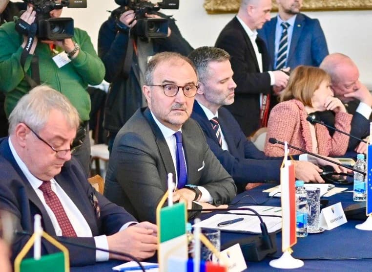 Luigi Soreca (drugi slijeva)