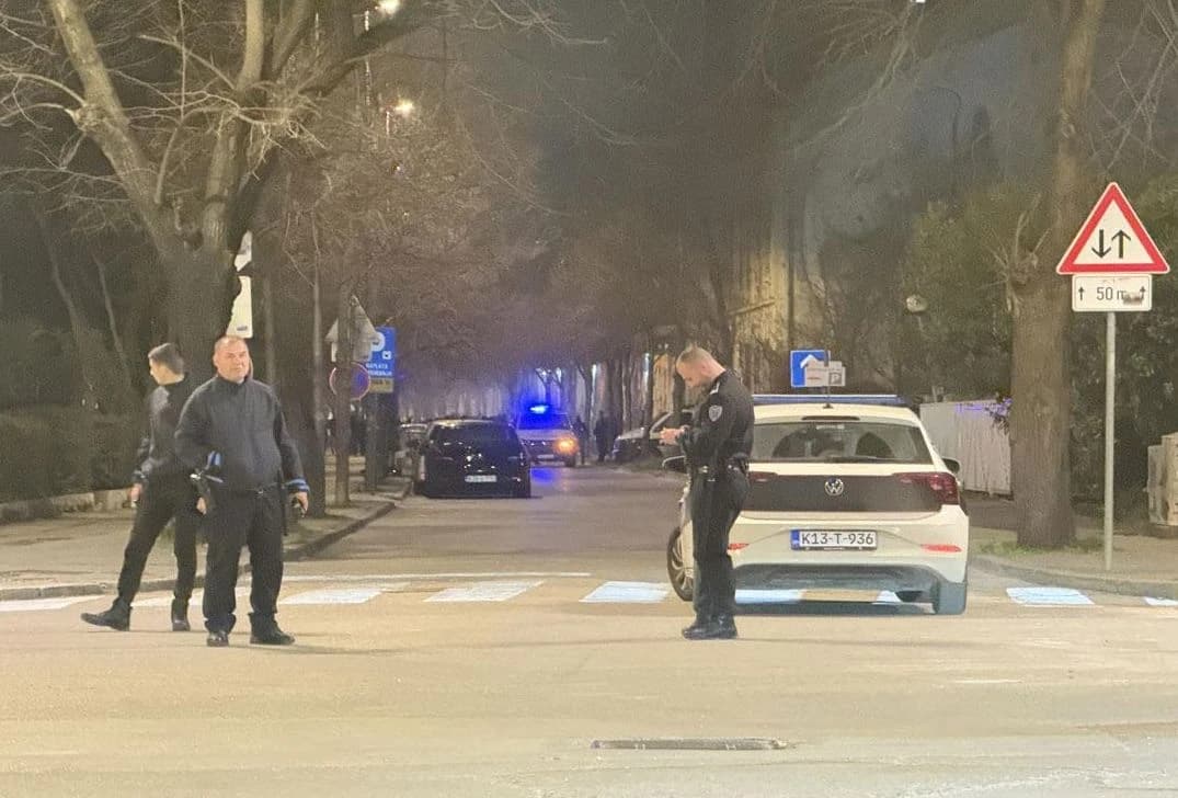 Policija osiguravala oba ulaza u Šantićevu ulicu