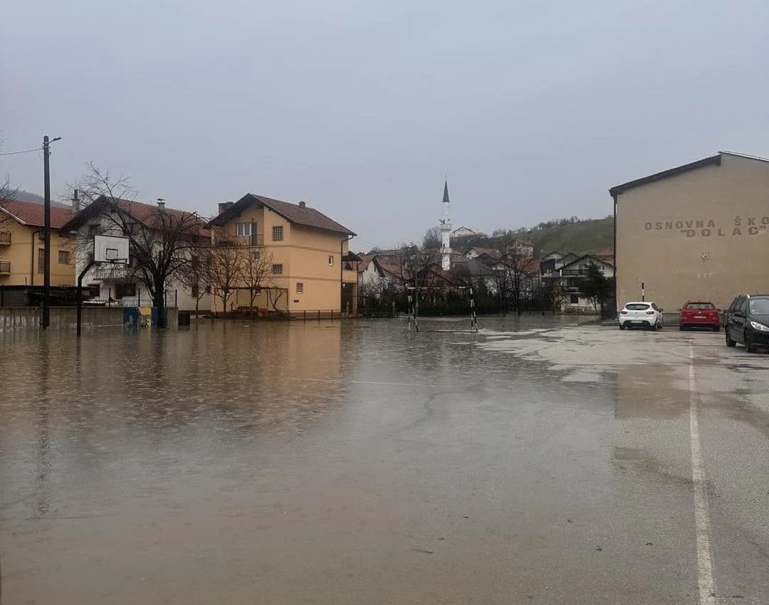 Poplavljen objekat OŠ Dolac