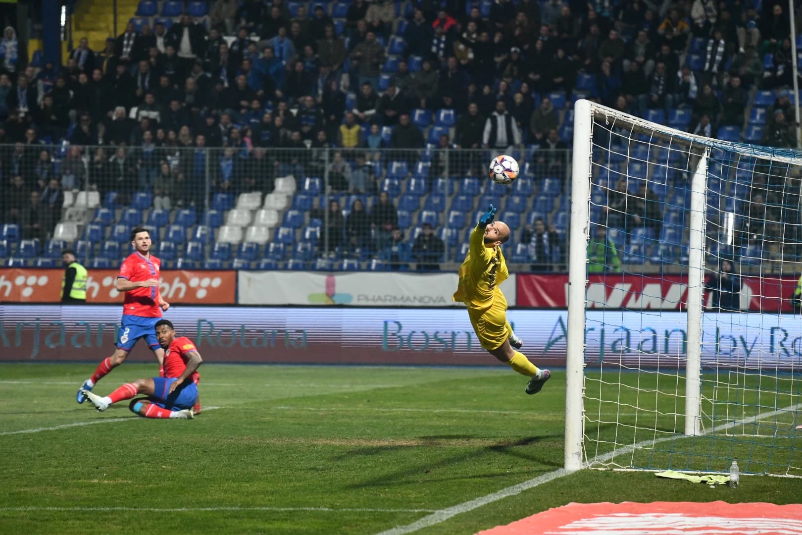 Manojlović je nesavladiv večeras