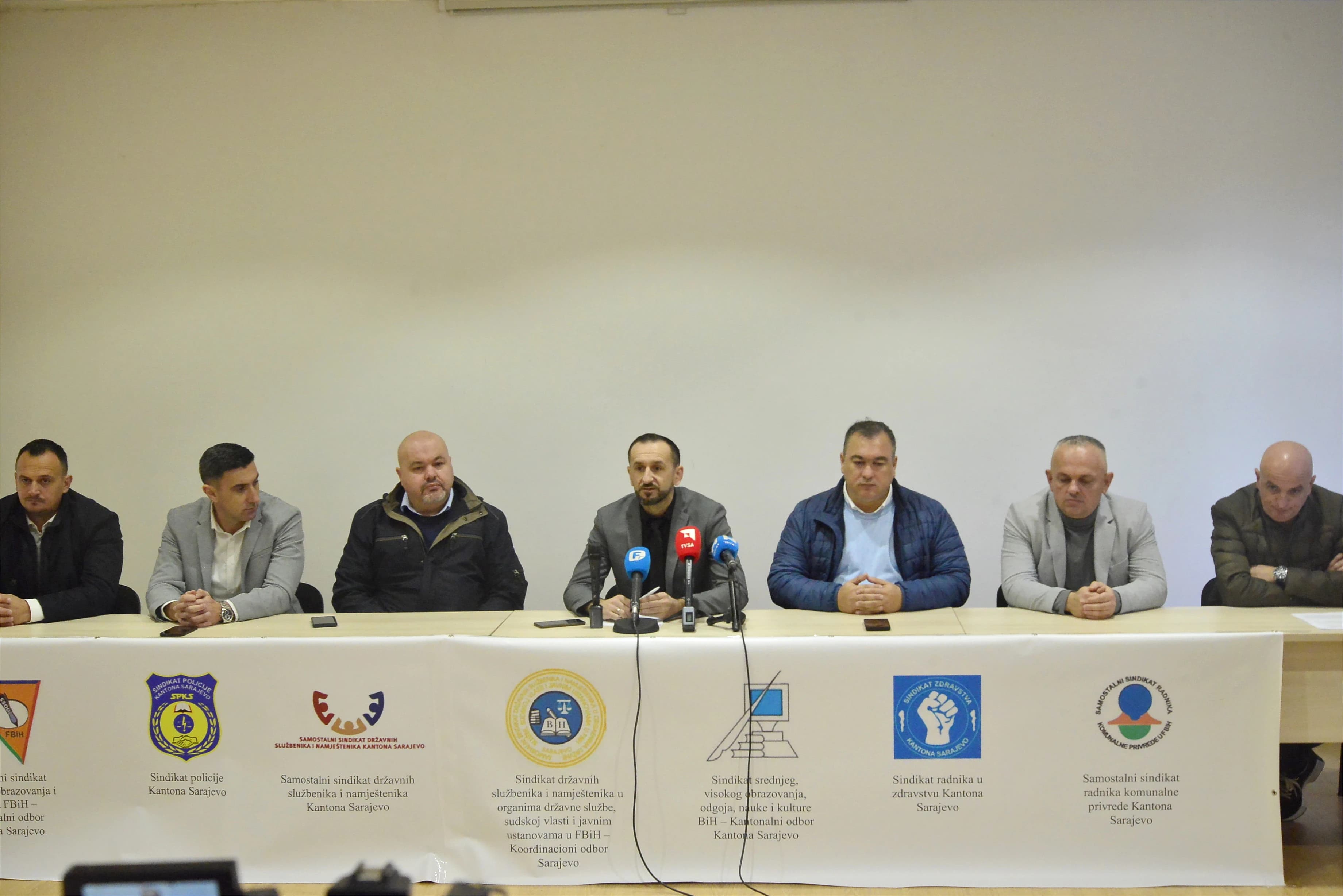 Pregovori sa Vladom KS će danas biti održani u 13 sati
