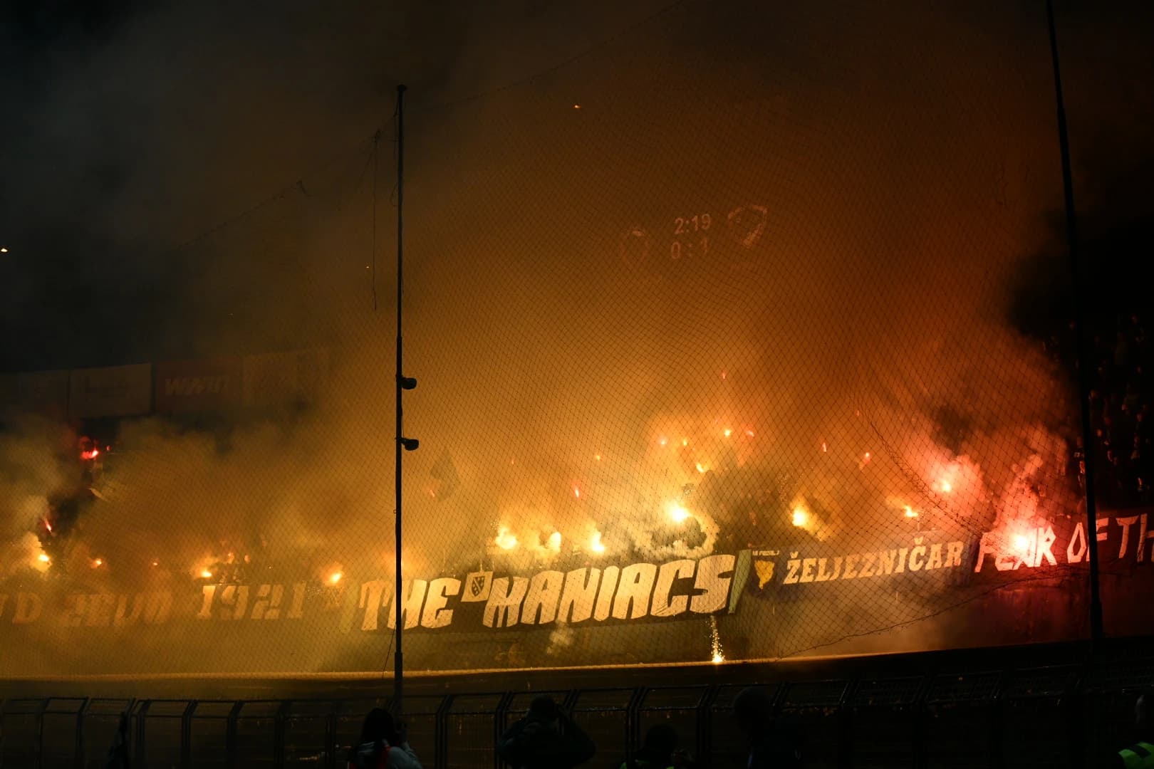 Manijaci protiv Borca