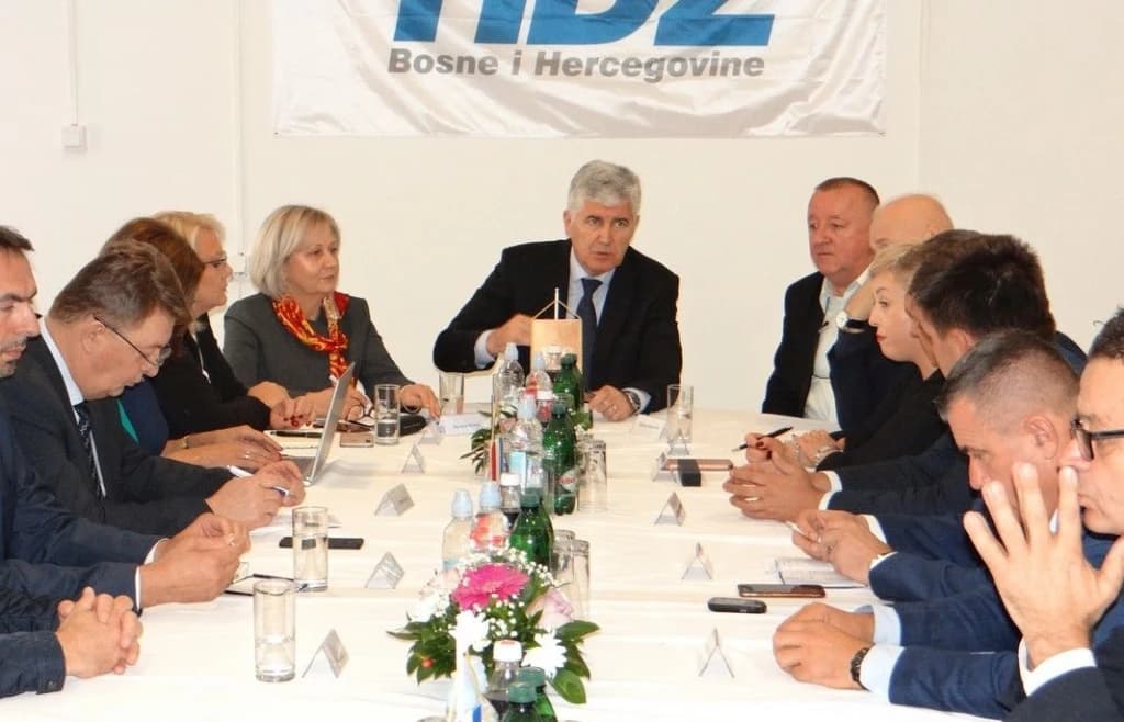 Predsjedništvo HNS-a