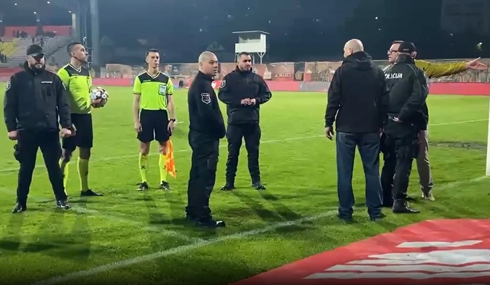 Policija zaustavila Husića