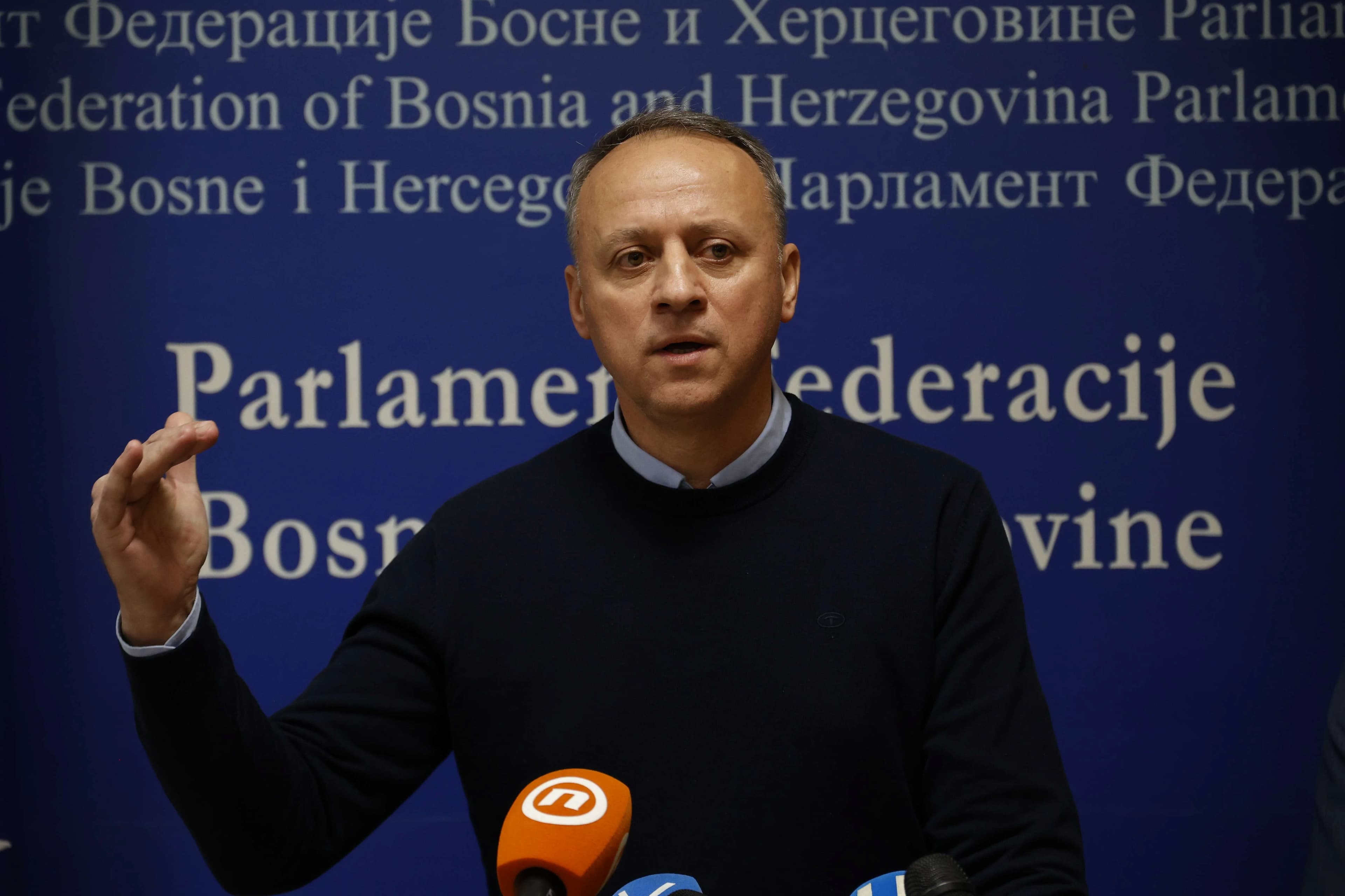 Vlada FBiH na aparatima