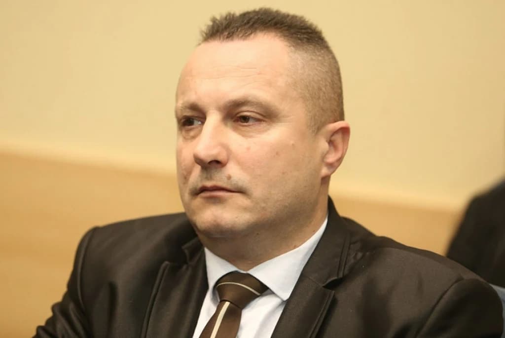 Ministar ne zna poreze i doprinose, traži se njegova ostavka