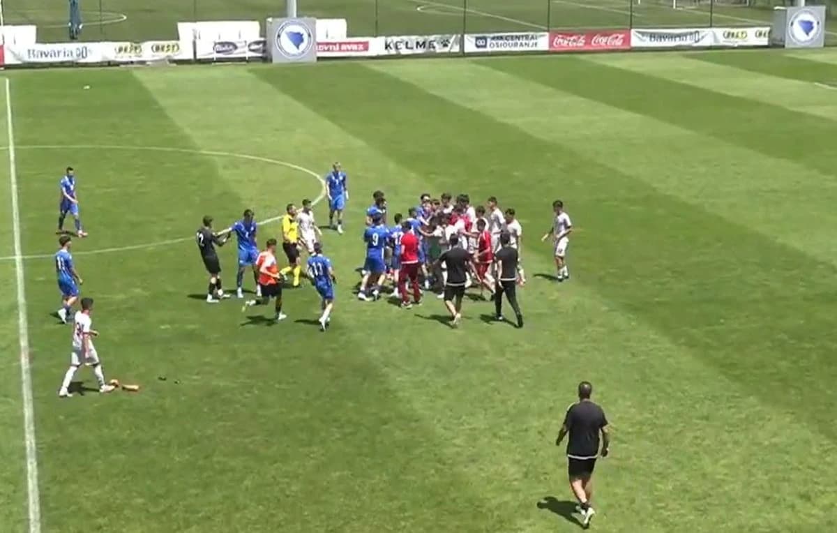 Sukob na terenu nakon što je Sabrija Topalović svirao kraj