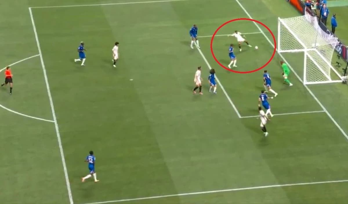Denis Bouanga ovo nije uspio pretvoriti u gol
