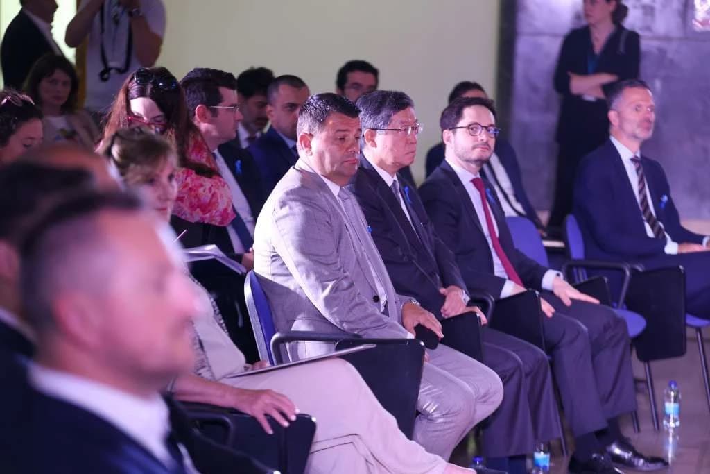 S konferencije