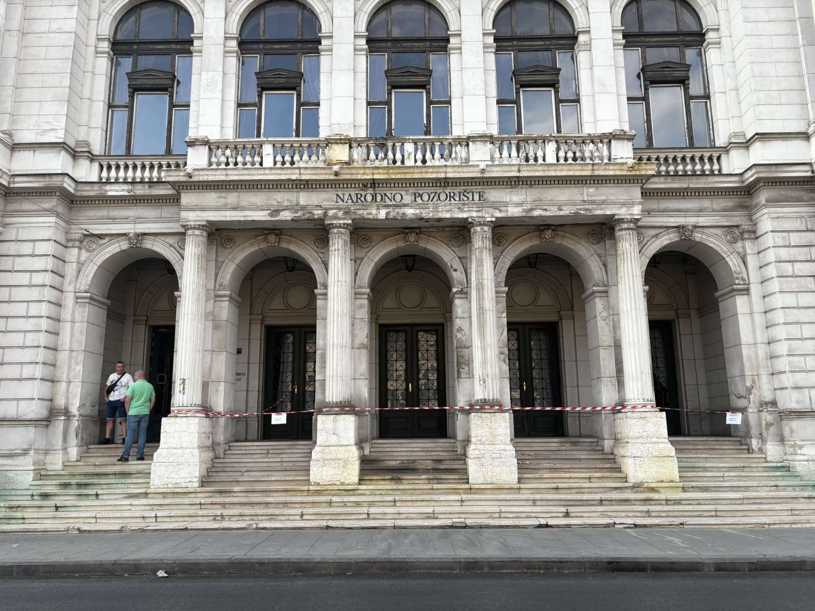Narodno pozorište, obrušavanja fasade
