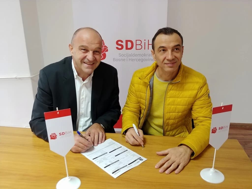 Bijedić i Vujadinović: Potpisao pristupnicu