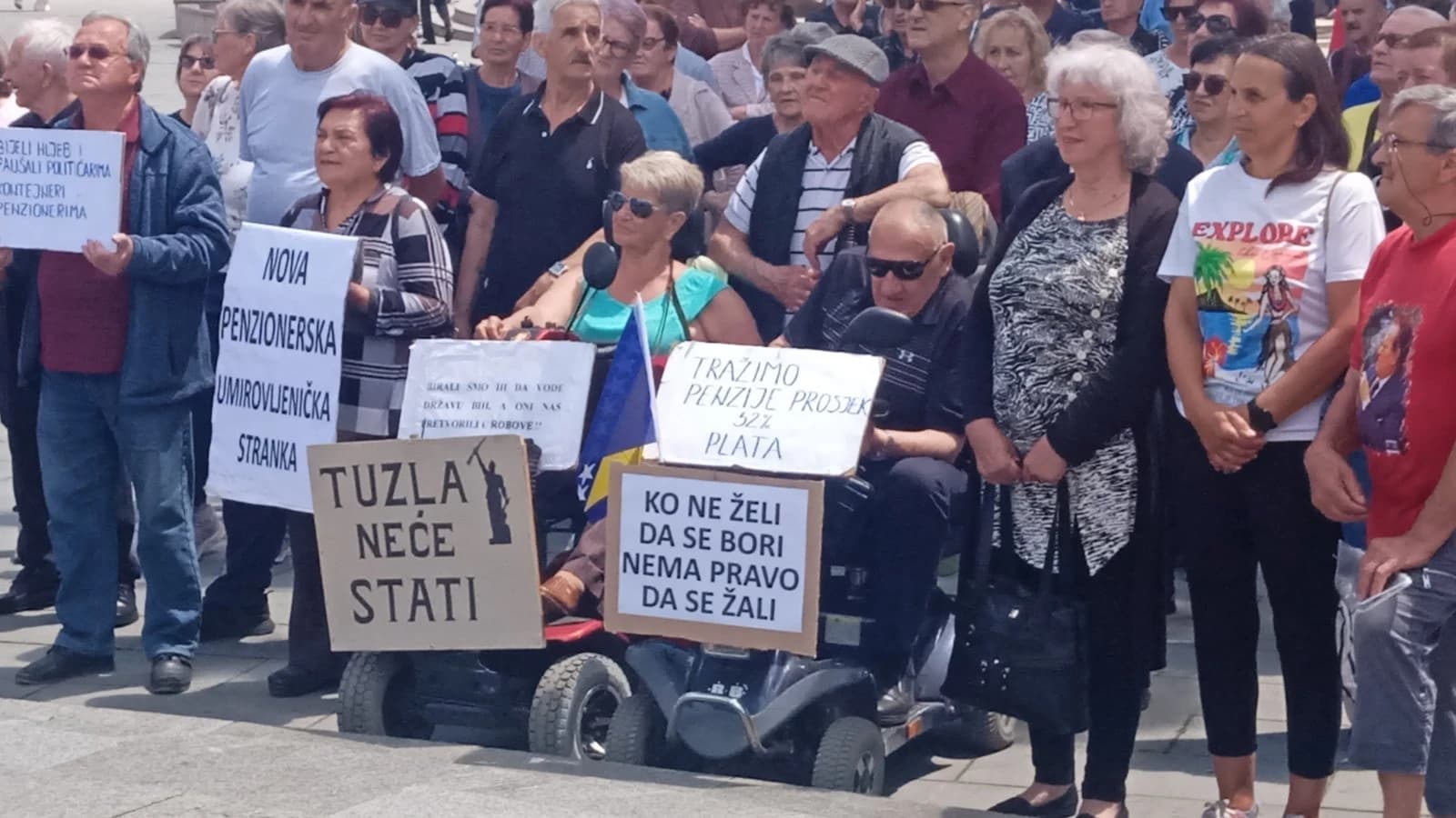 Protest penzionera u Tuzli