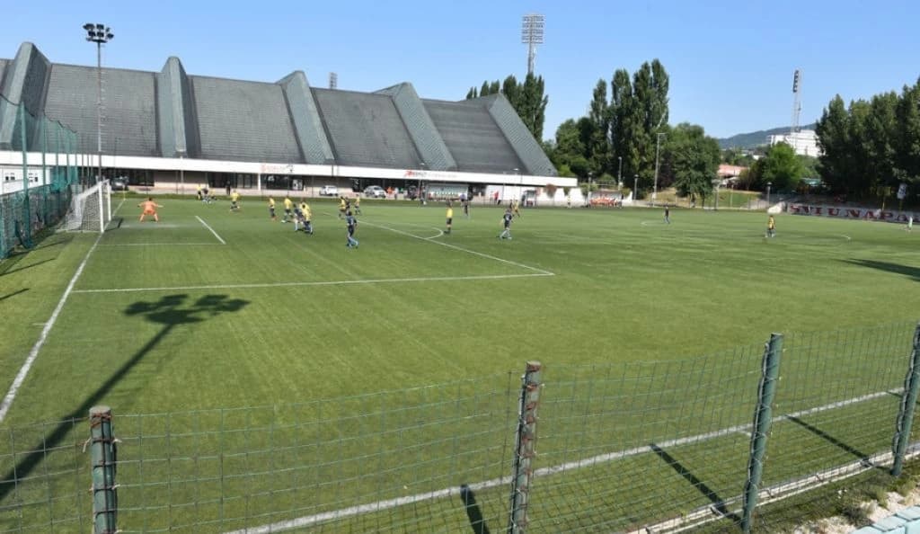 Potrebna rekonstrukcija pomoćnog terena na Koševu