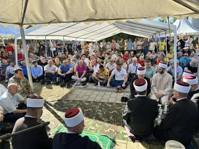 Odavanje počasti na Ćorkovači