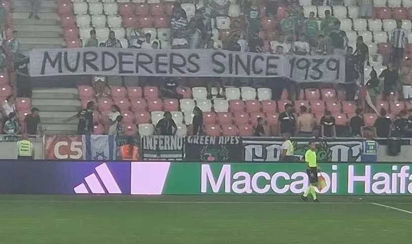 Skandalozni transparent na meču Maccabi Haifa - Rakow