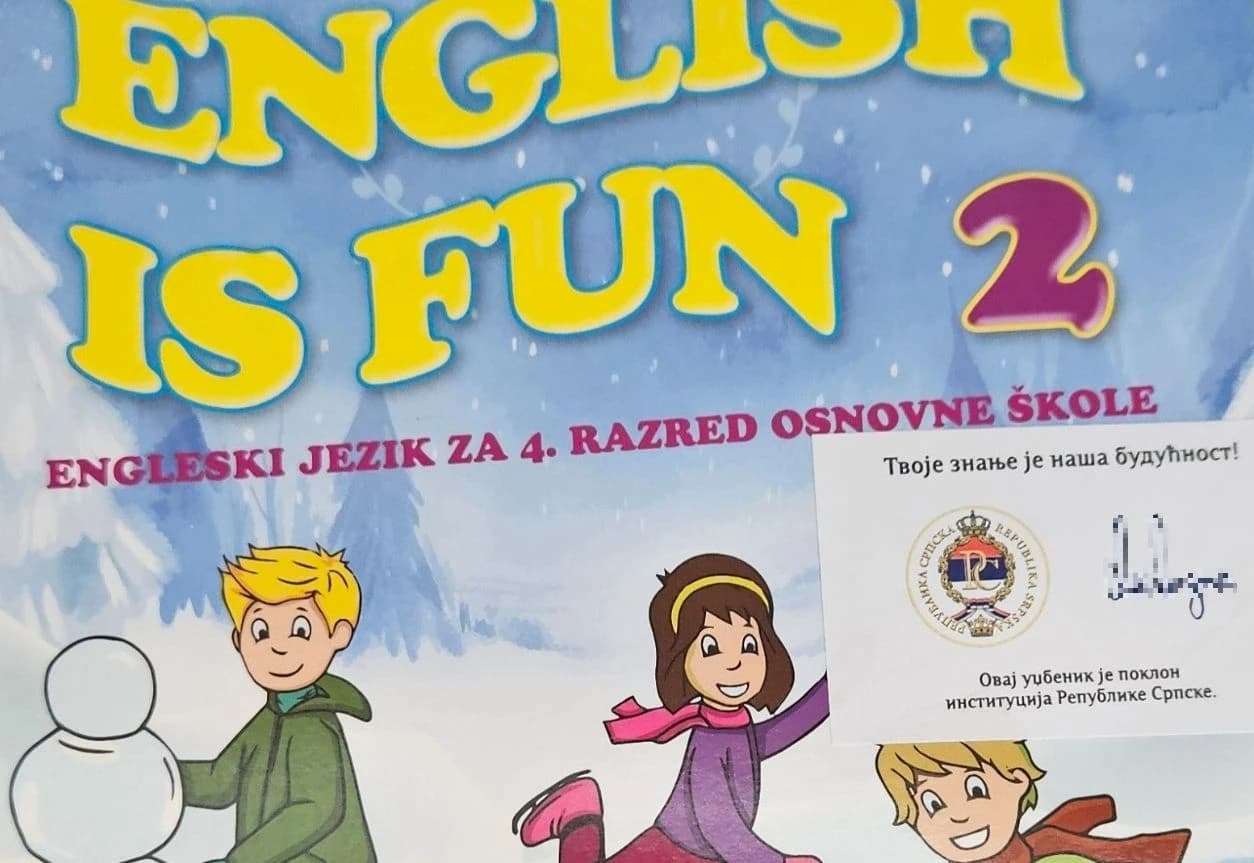 Naljepnica na udžbeniku