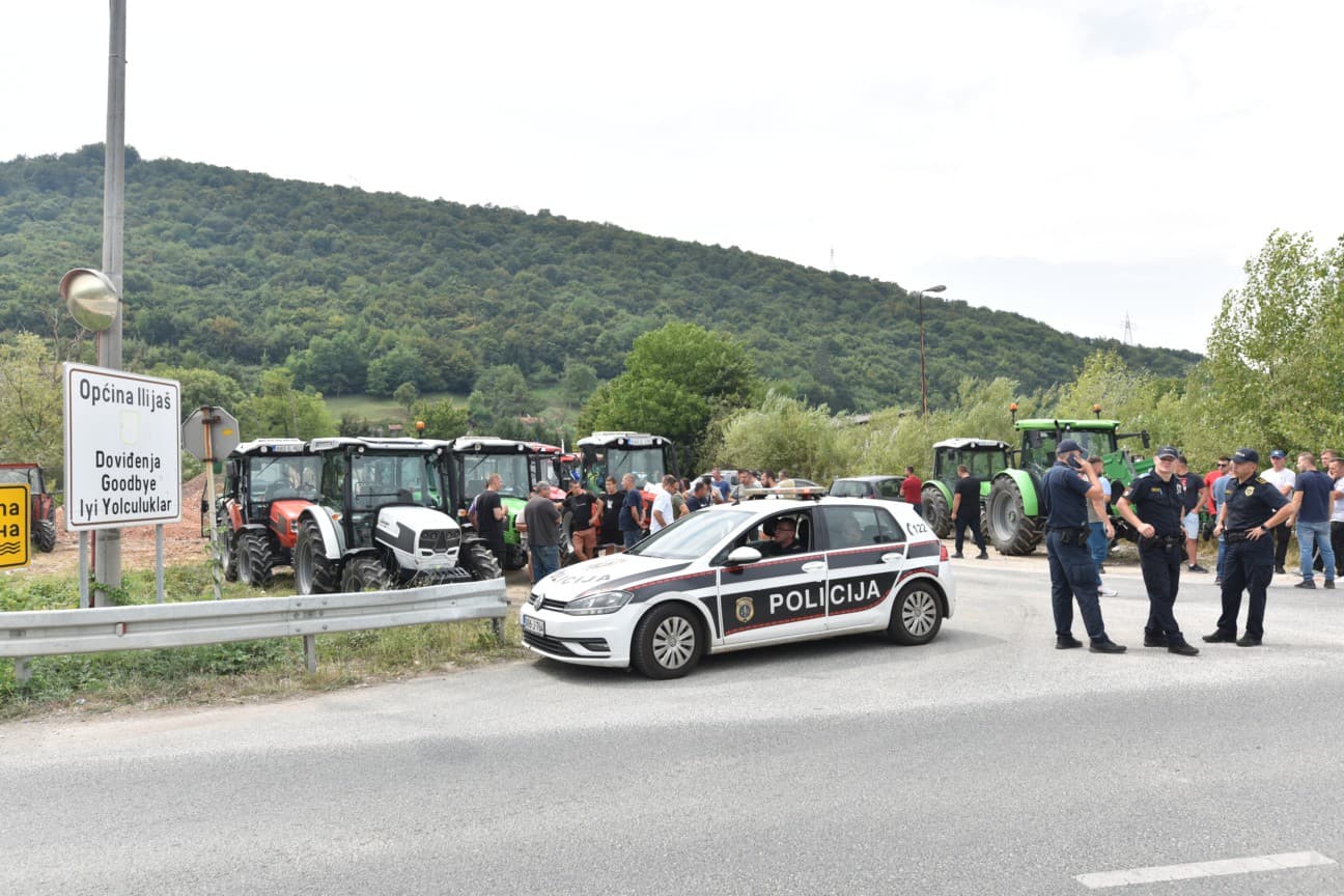 Protest poljoprivrednika, Semizovac, policija, traktori