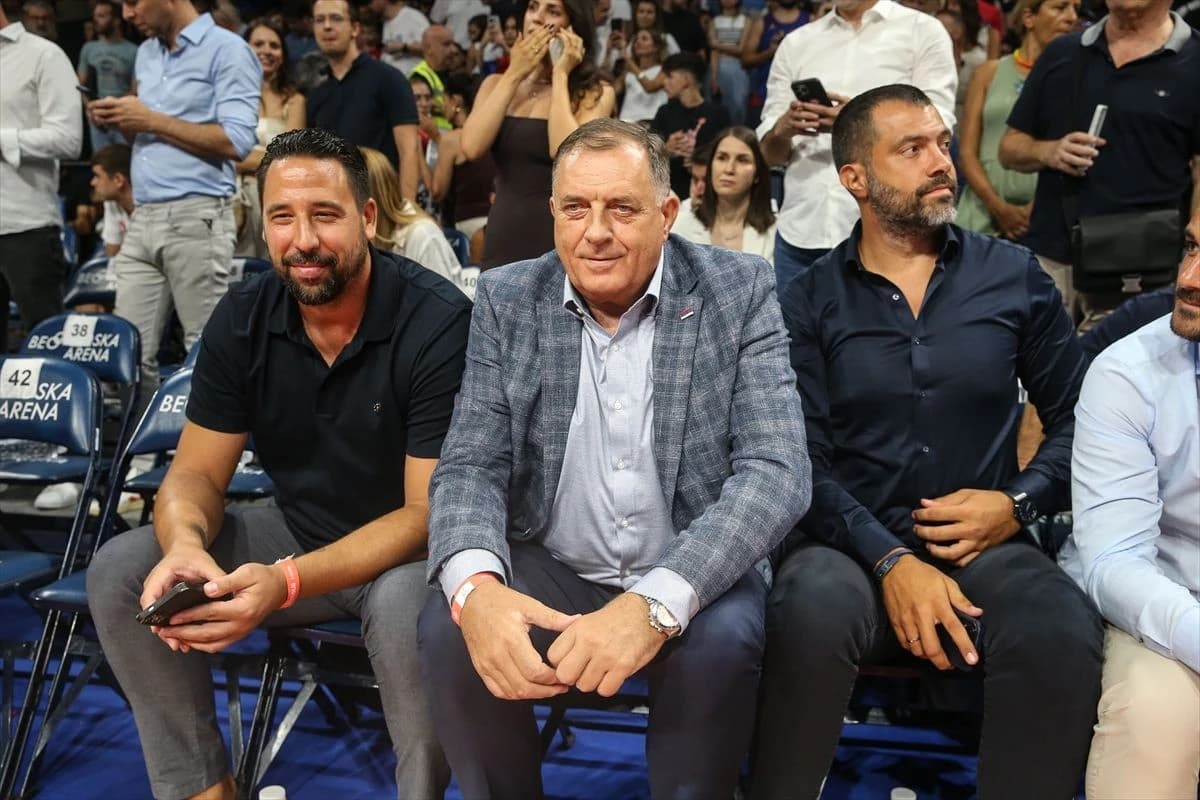 Milorad Dodik na meču u Beogradu