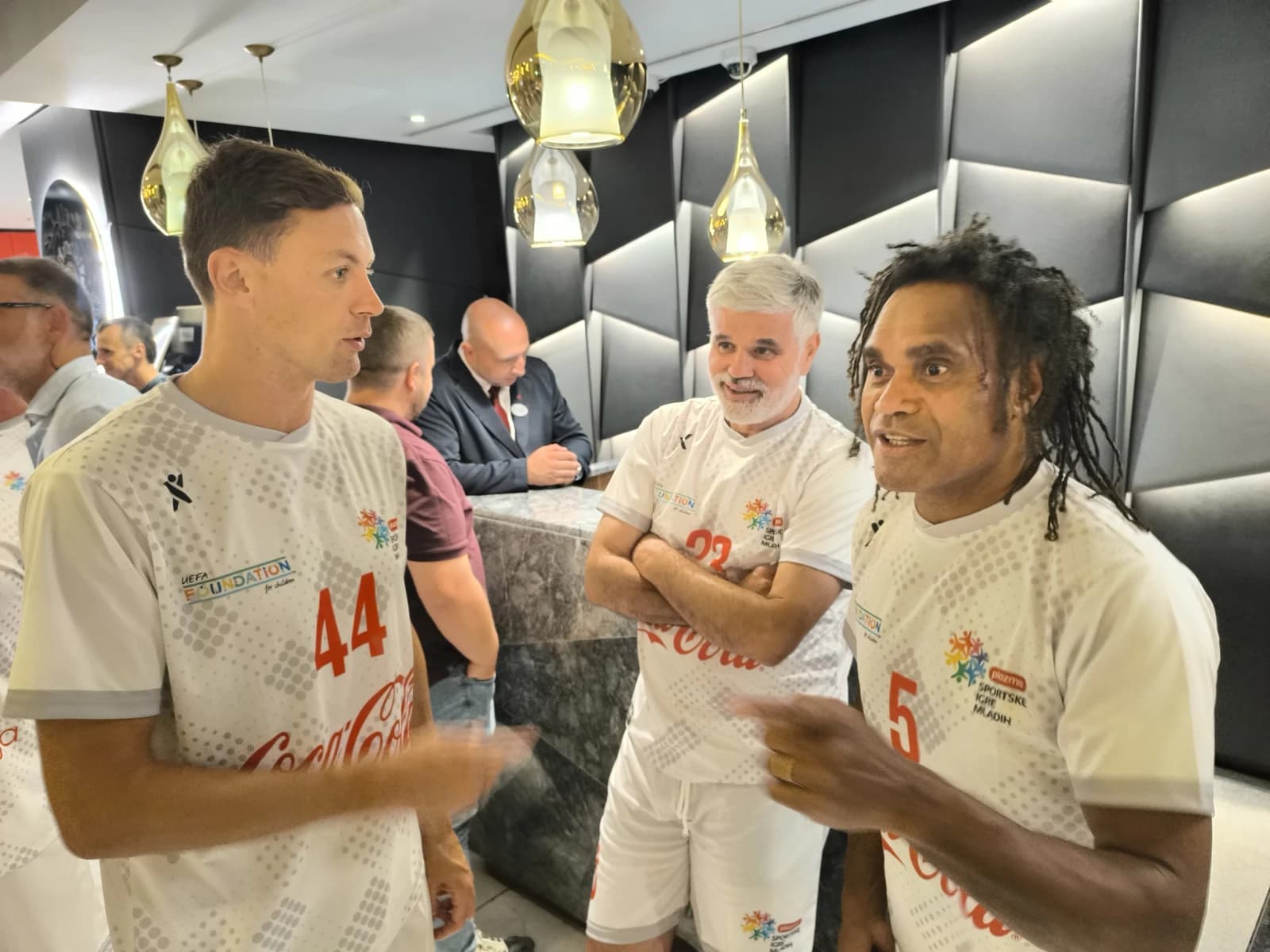 Matić (lijevo) u društvu Asanovića i Karembeua sinoć u Sarajevu