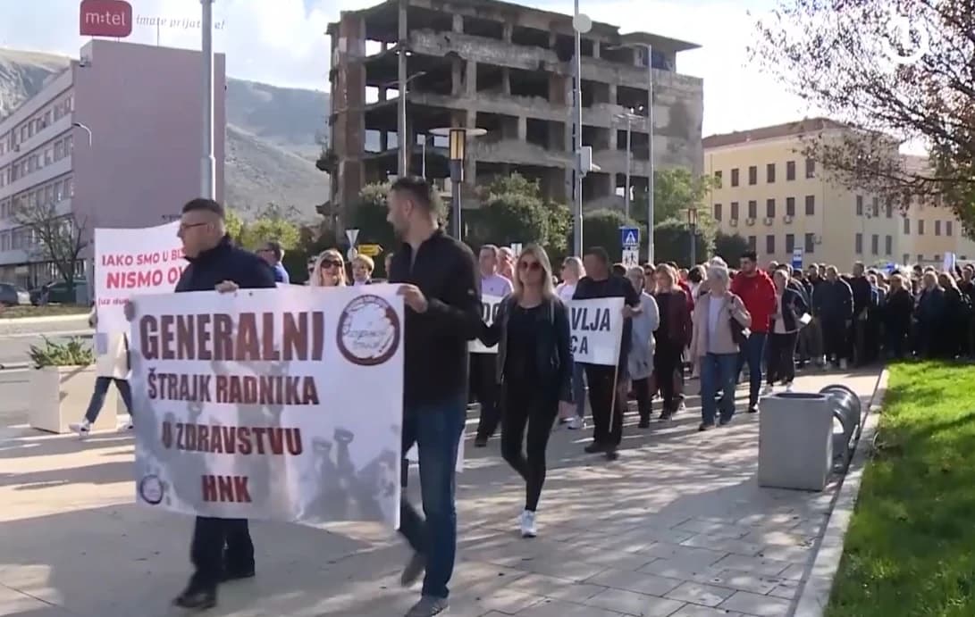 Detalj sa jednog od ranijih protesta zdravstvenih radnika HNK