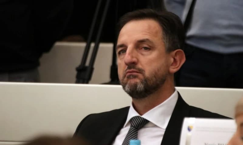 Dževad Mahmutović
