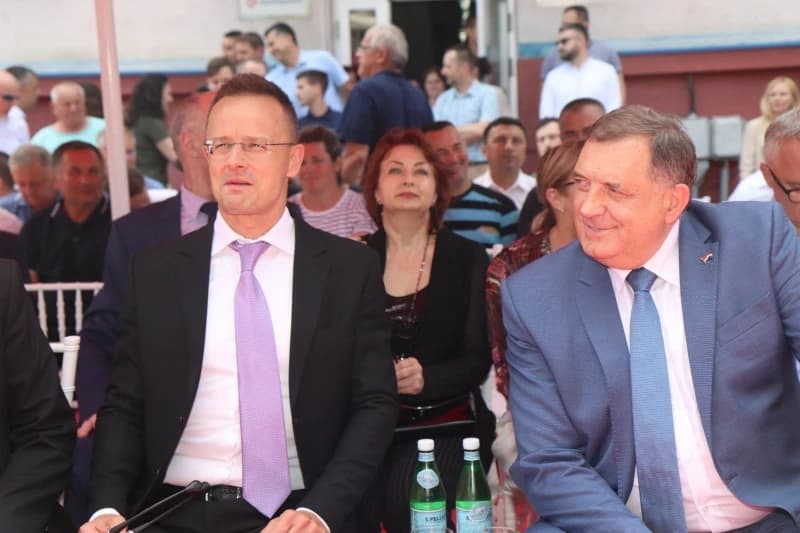 Szijjarto i Dodik
