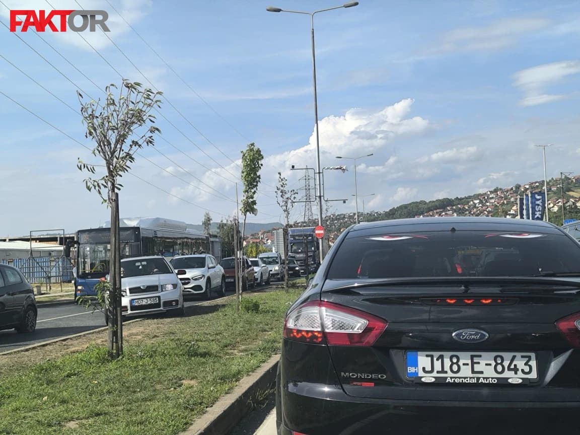 Gužva na izlazu iz Sarajeva